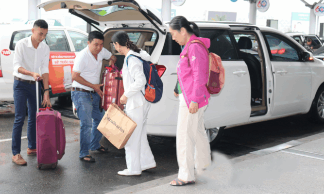 Đặt xe đưa đón sân bay Nội Bài tin cậy và an toàn 1 Đưa đón sân bay Nội Bài