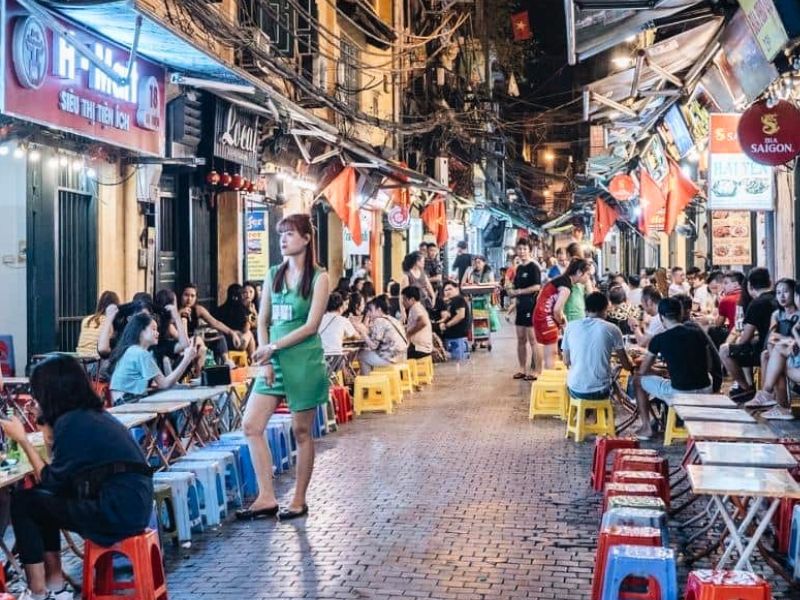 Phố ẩm thực Tống Duy Tân – Cấm Chỉ